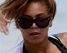Beyonce Knowles Nipple Slip